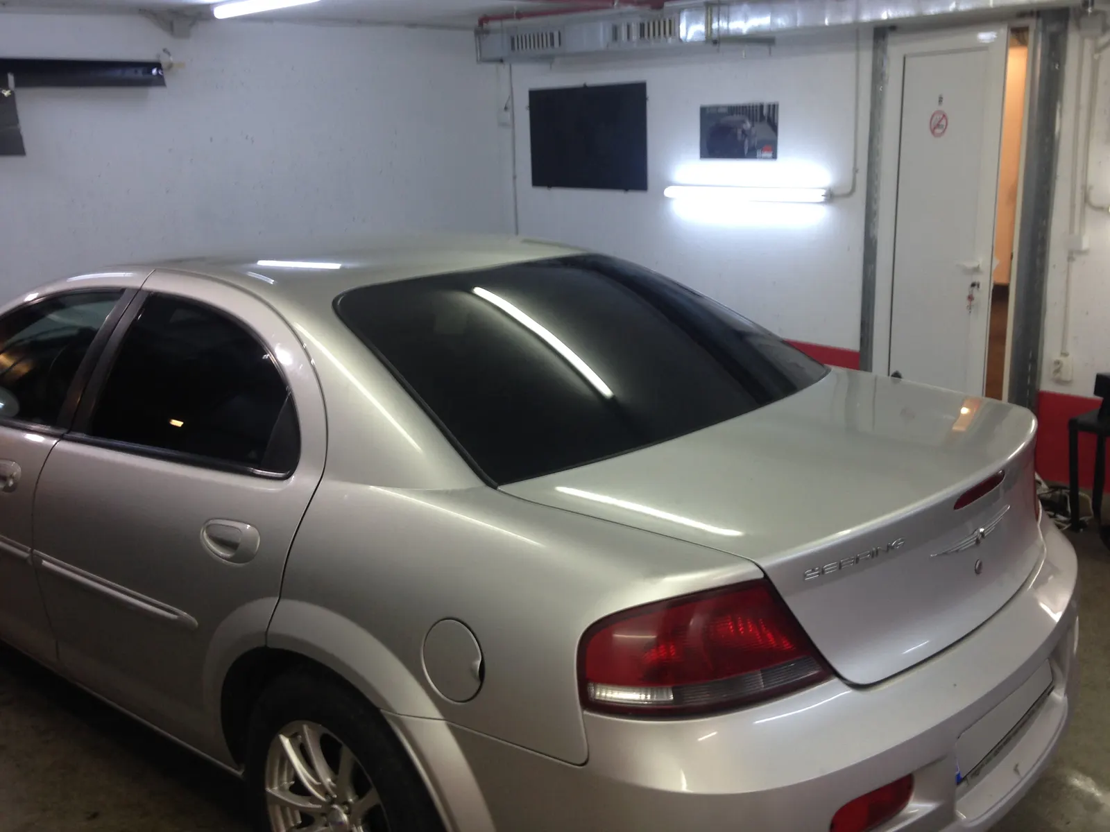 Montaj folie auto Chrysler Sebring Light Khaki – Tinted Window București