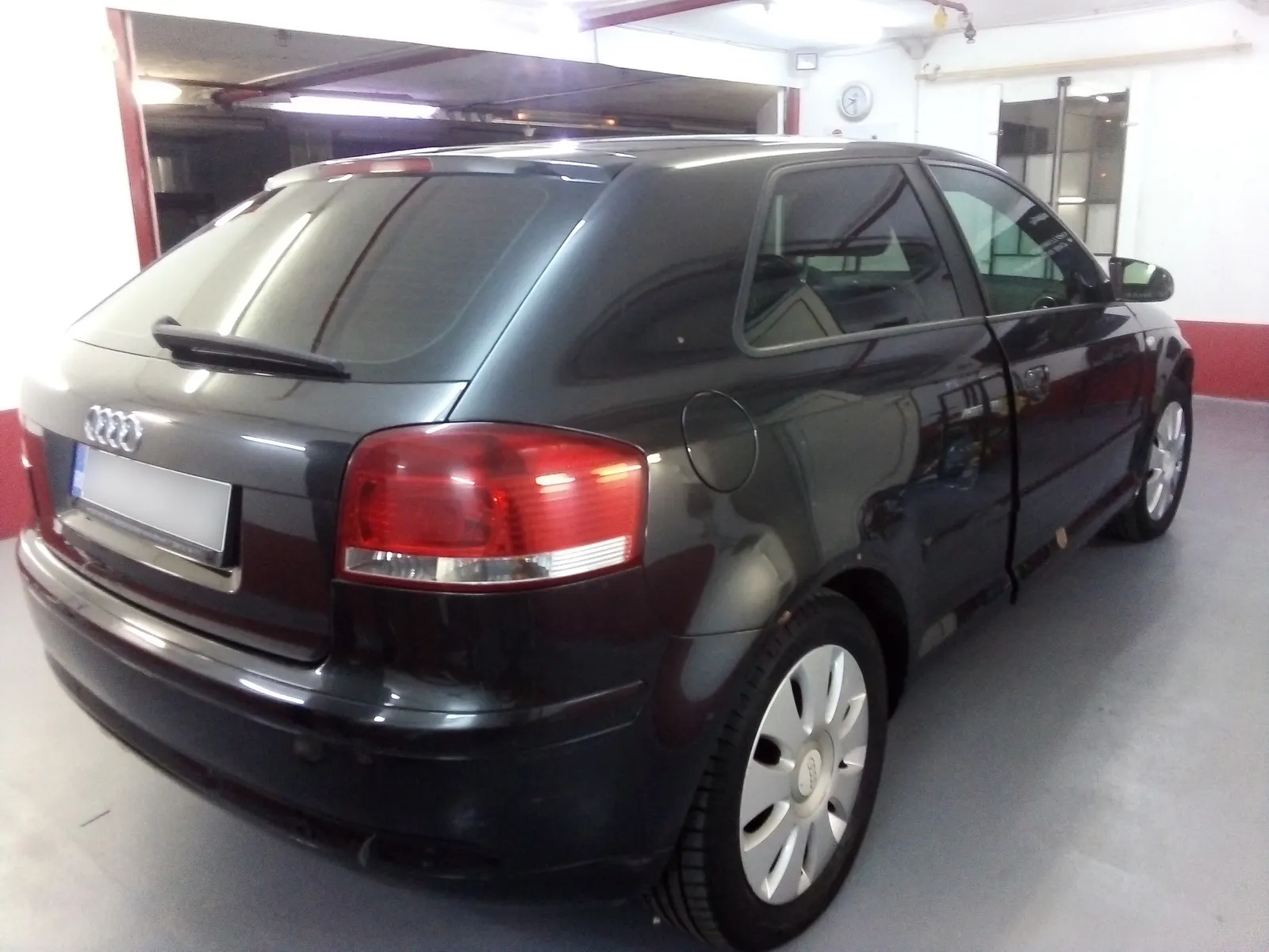 Audi A3 negru – geamuri fumurii LLumar CTX35 spate și AIR90 față