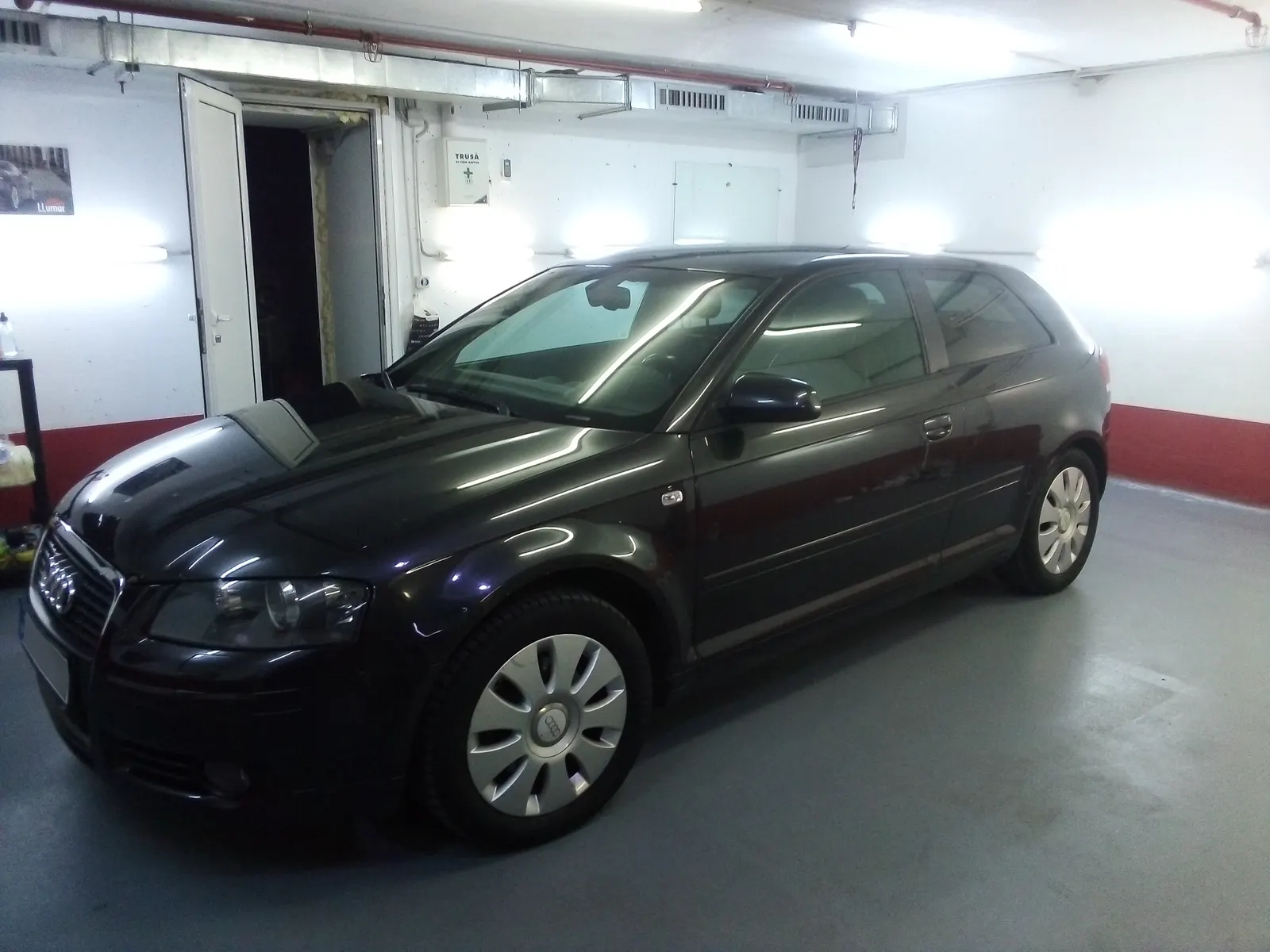 Montaj folie auto Audi A3 Hatchback Brilliant Black – Tinted Window