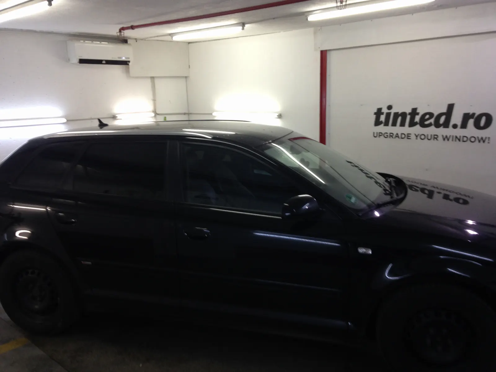 Audi A3 Sportback gri antracit – geamuri fumurii intense LLumar ATR05