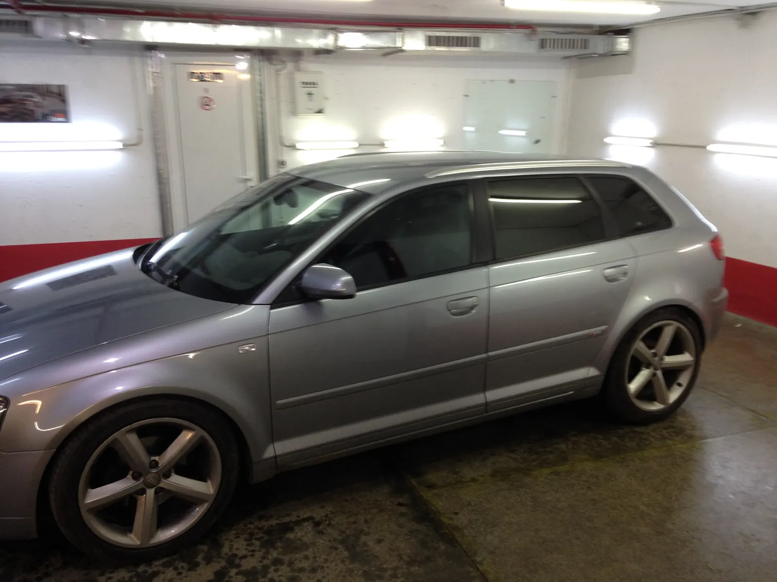 Montaj folie auto Audi A3 Sportback Akoya Silver – Tinted Window