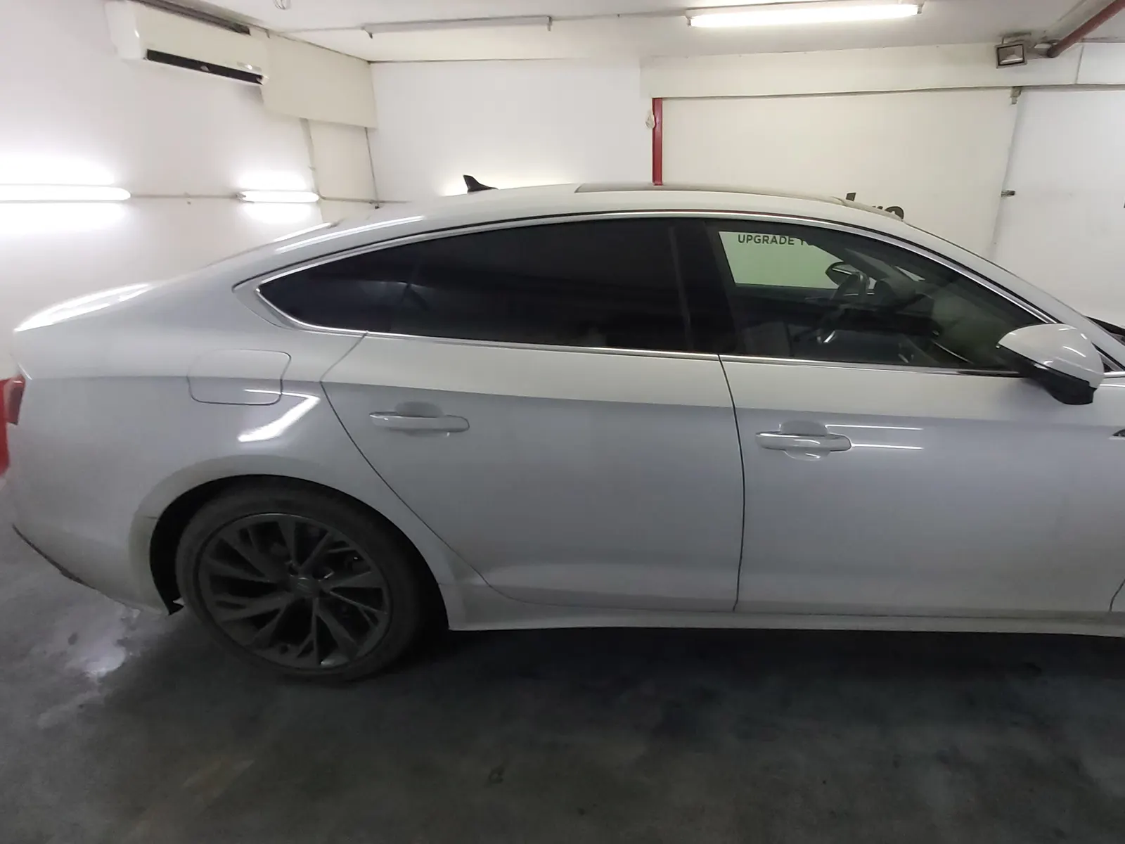 Audi A5 Sportback alb metalic – geamuri fumurii intense LLumar ATR05