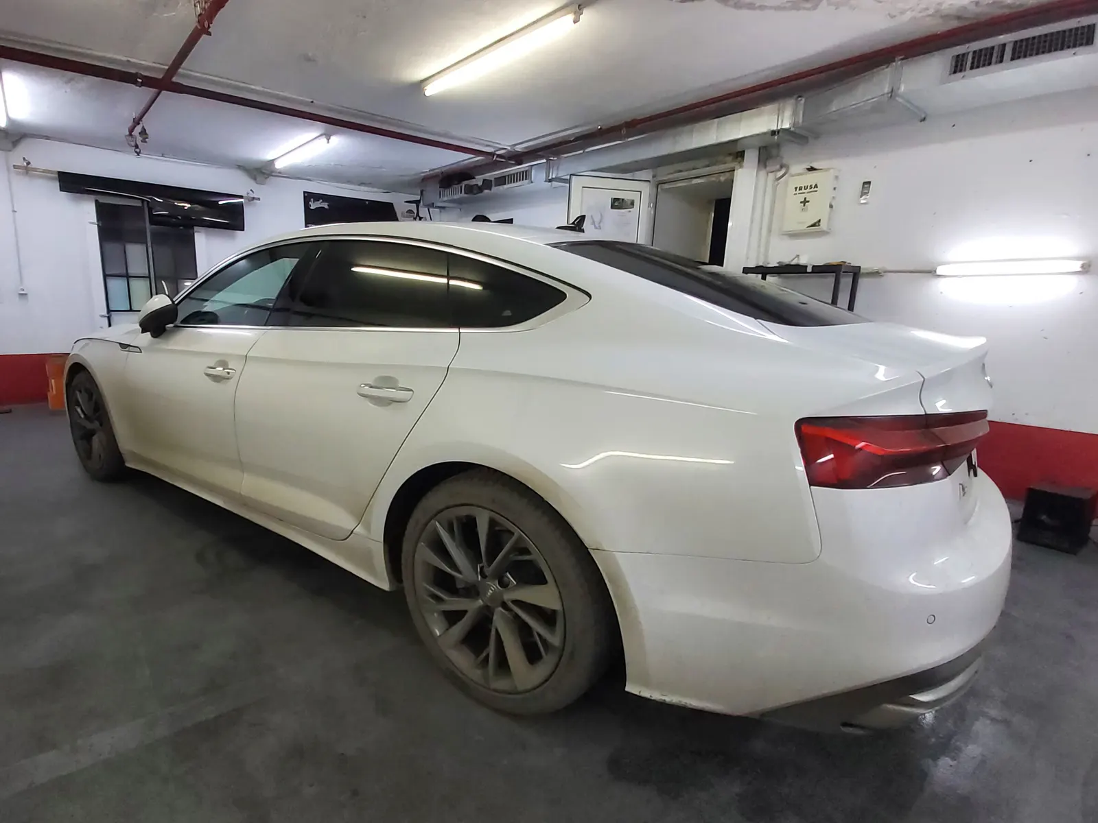 Montaj folie auto Audi A5 Glacier White – Tinted Window
