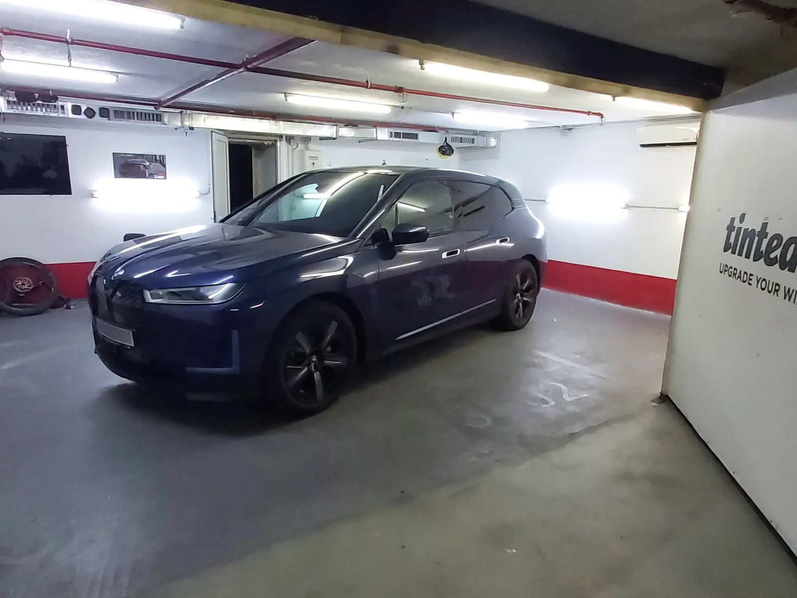 Folie auto LLumar CTX05 si AIR80 BMW iX i20 Phytonic Blue Metallic