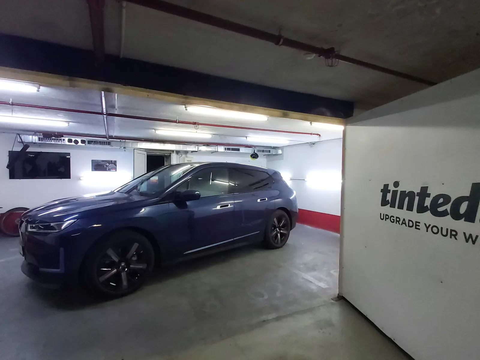 Montaj folie auto BMW iX i20 Phytonic Blue – Tinted Window