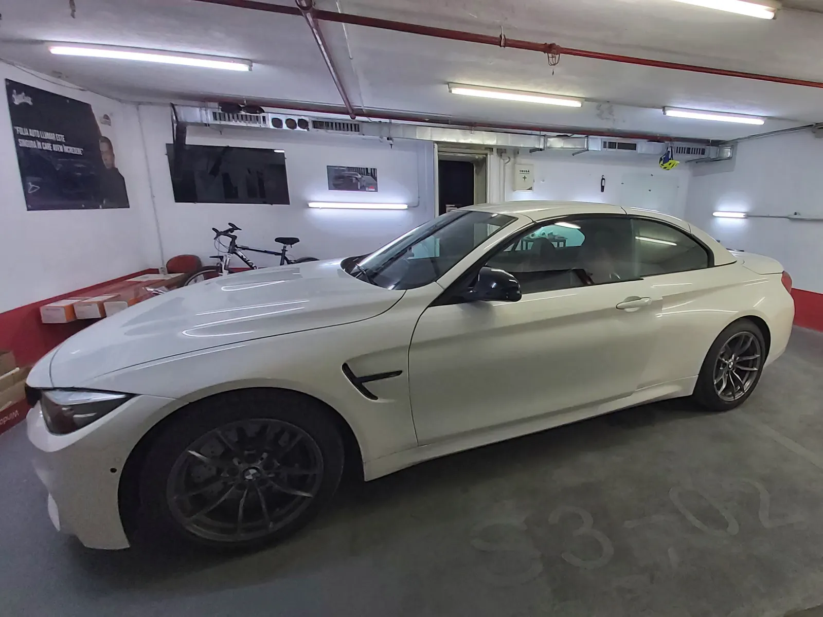 BMW F33 Alpine White Cabriolet – combinatie folie CTX05 luneta si AIR80 laterale