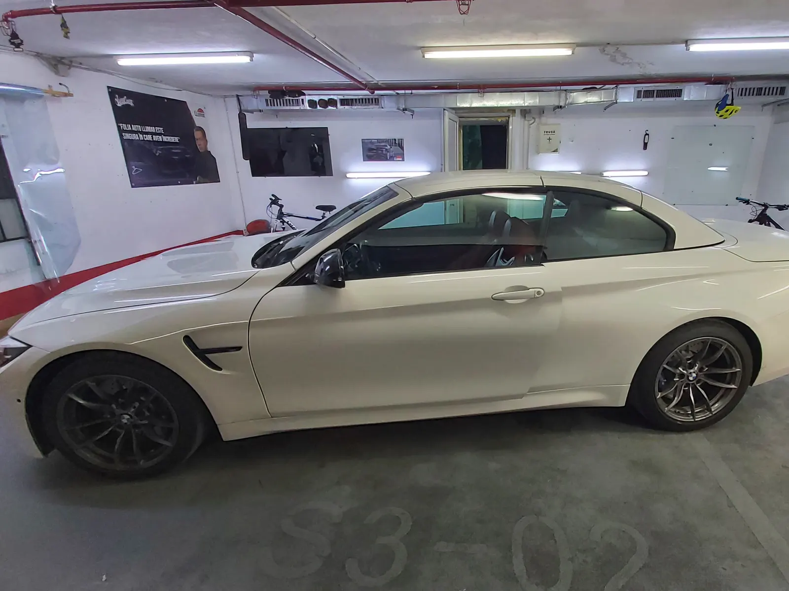 Montaj folie auto BMW Seria 4 Cabriolet F33 alb – Tinted Window