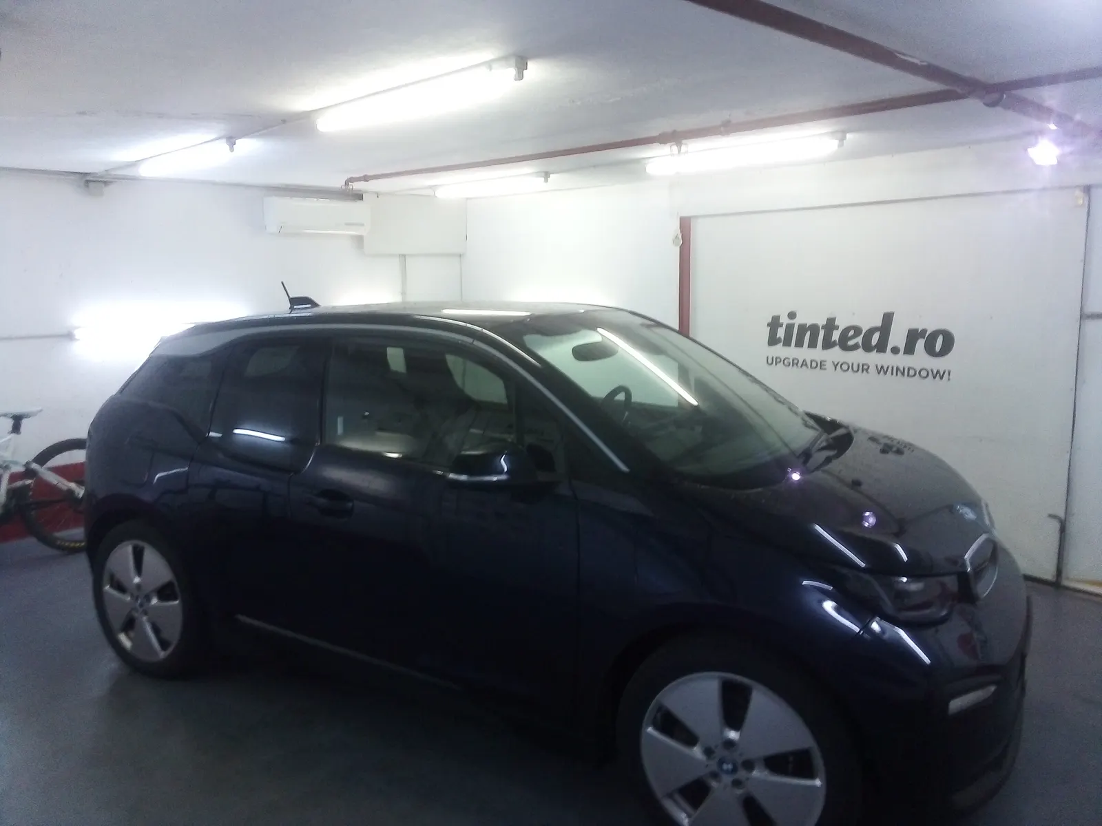 Folie auto LLumar ATR20 BMW i3 Capparis Blue Metallic – vedere fata