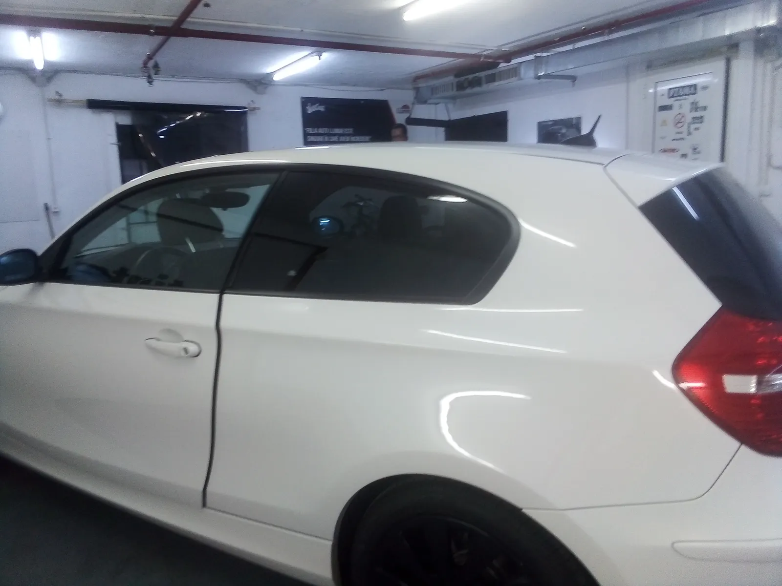 BMW Seria 1 F21 Alpine White – folie ceramica CTX15 Tinted Window