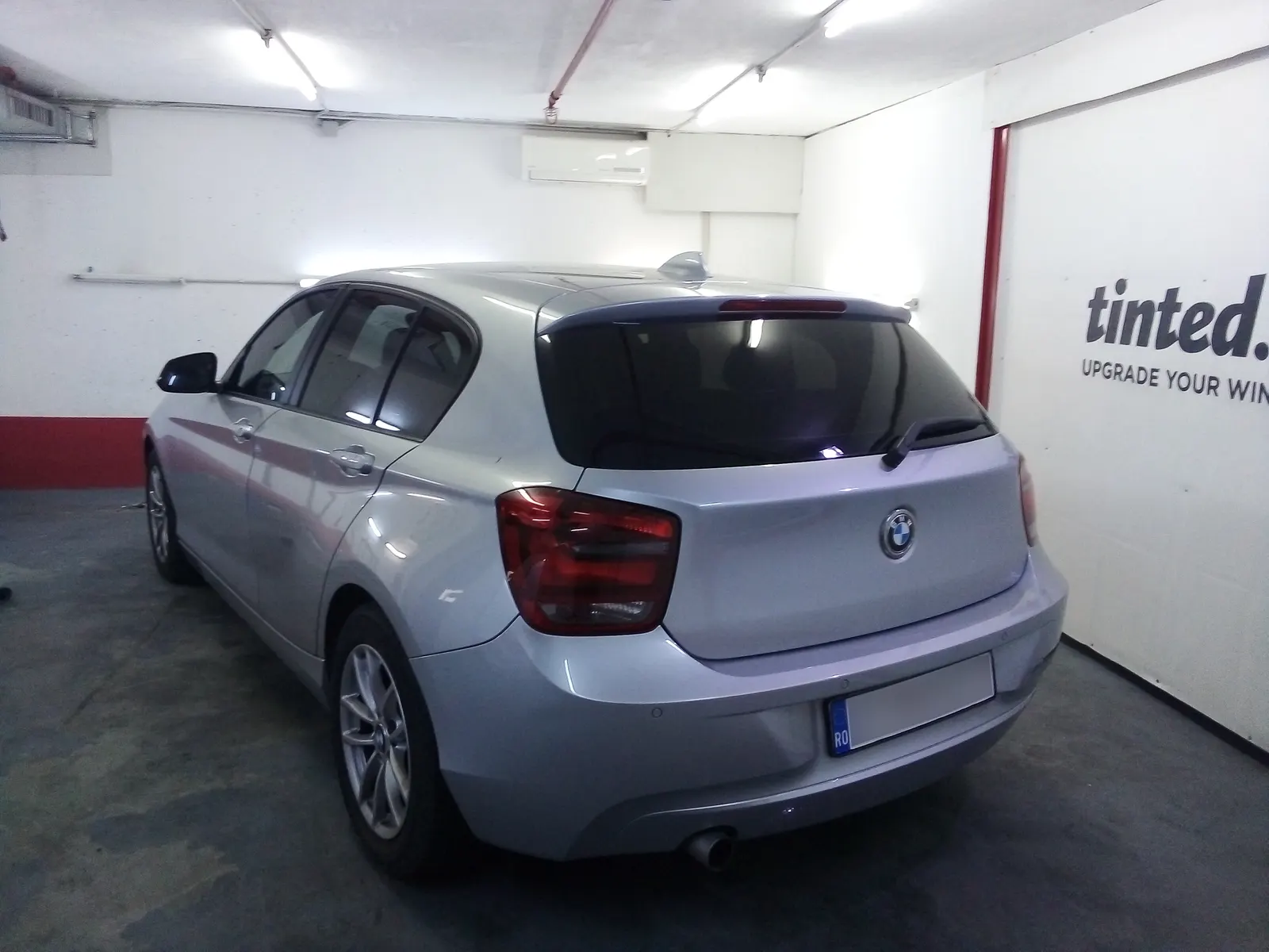 Geamuri fumurii BMW Seria 1 F20 argintiu – folie LLumar CTX15