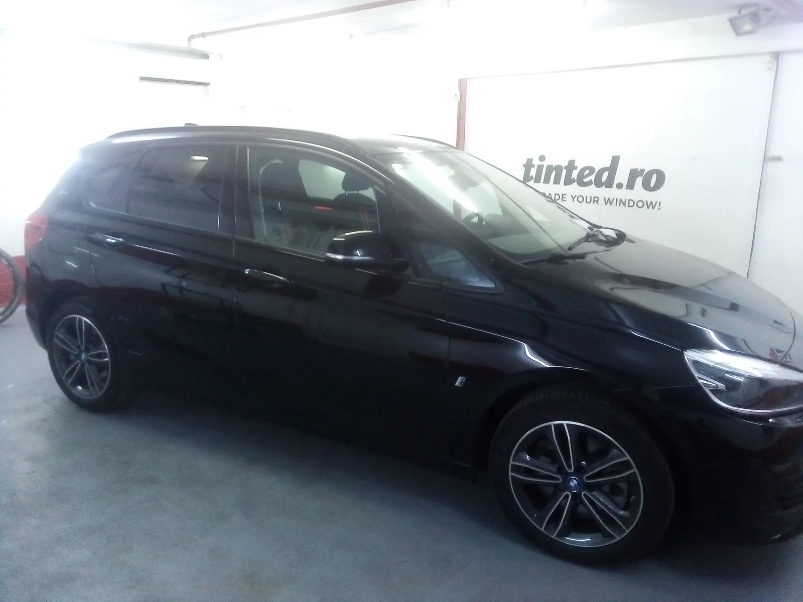 BMW Active Tourer F45 negru – geamuri fumurii LLumar CTX15 spate