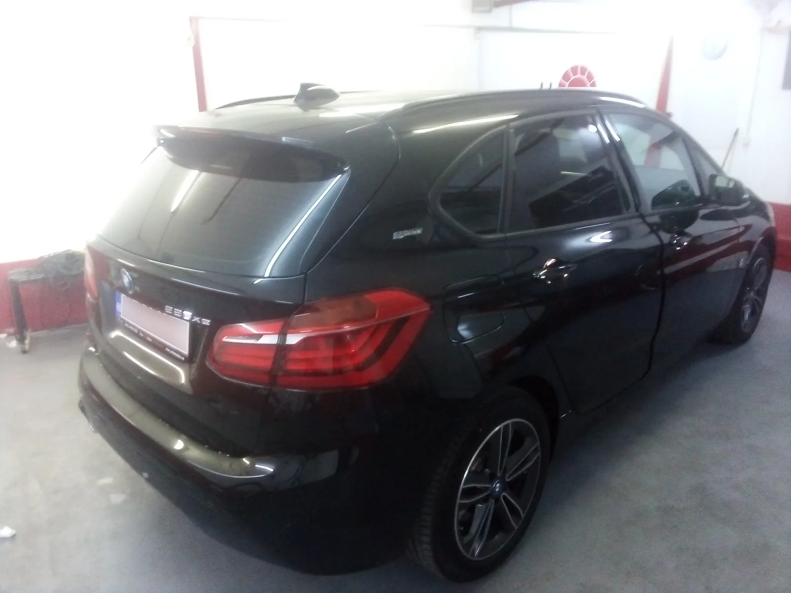 Folie transparenta LLumar AIR80 geamuri fata BMW F45 Black Sapphire