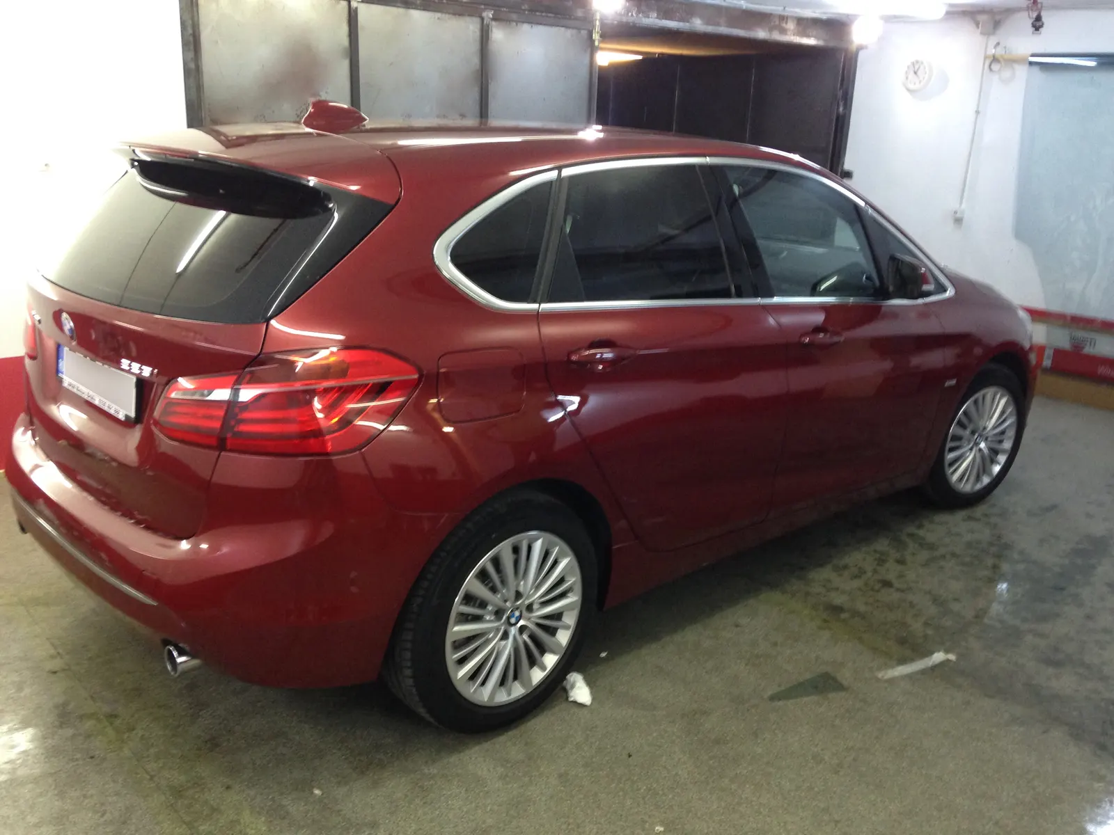 BMW Active Tourer F45 rosu – geamuri fumurii LLumar CTX15