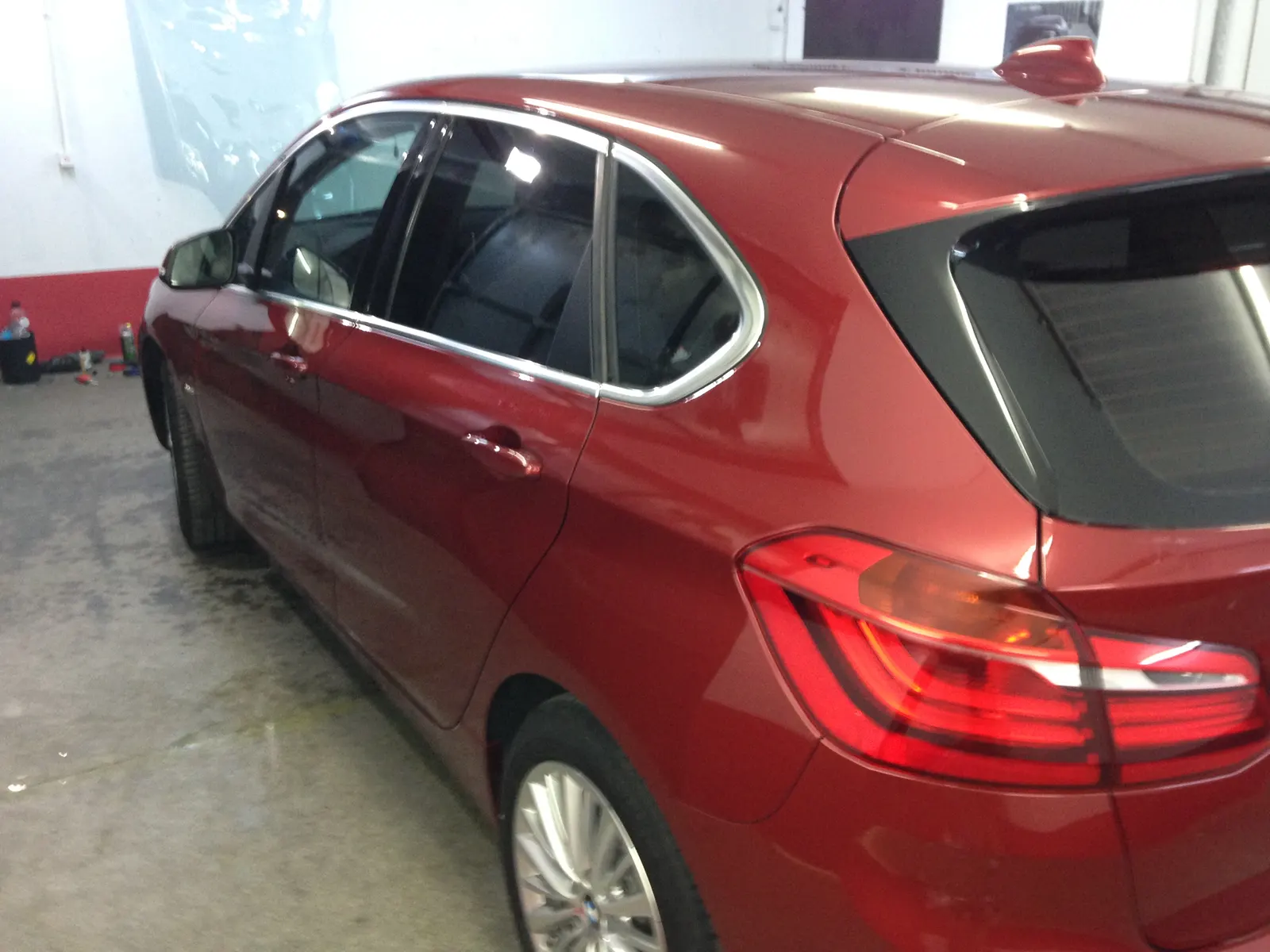 BMW Seria 2 F45 rosu – foliere CTX15 spate si AIR80 fata