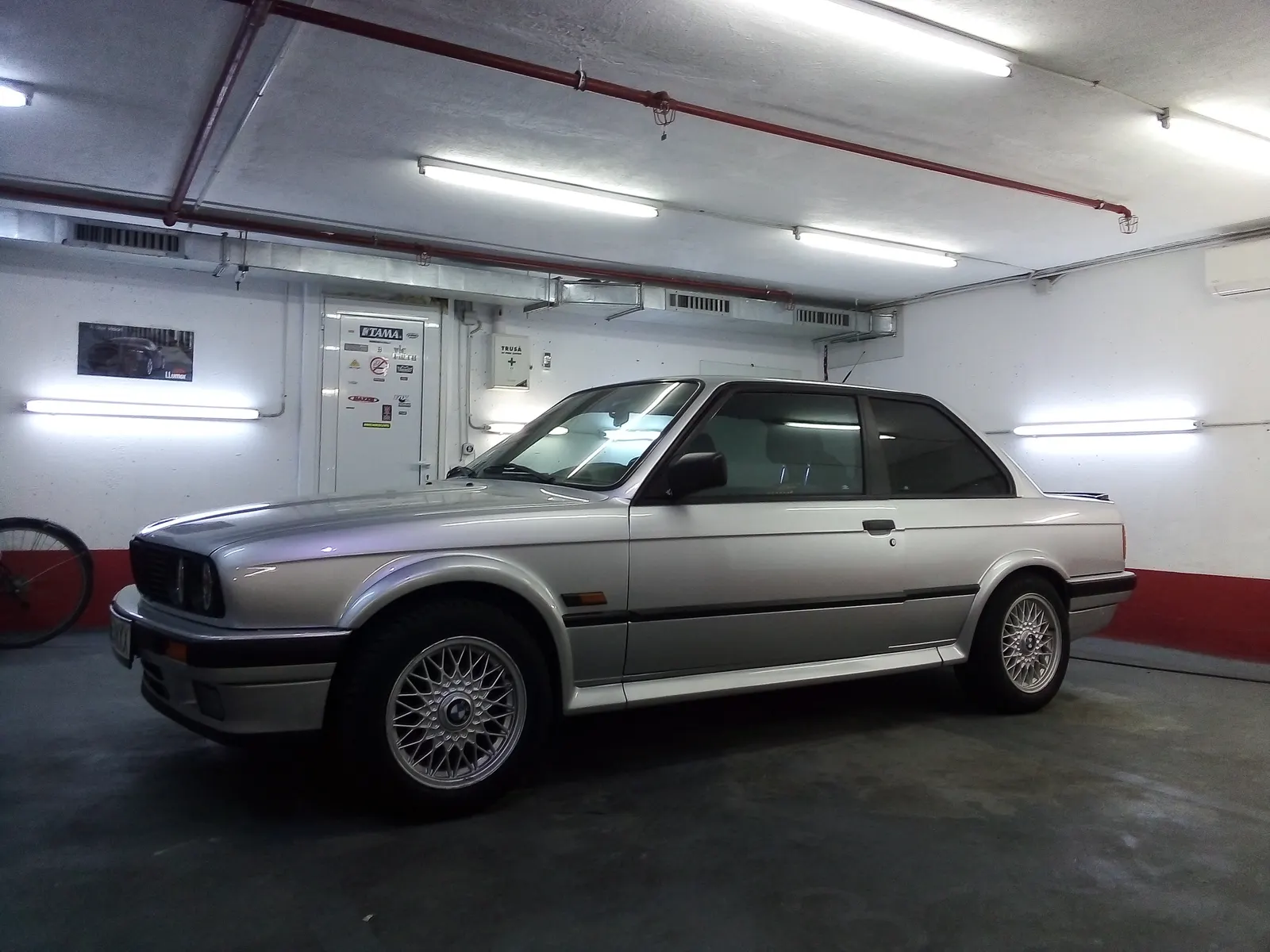 Montaj folie auto BMW E30 Titanium Silver – Tinted Window