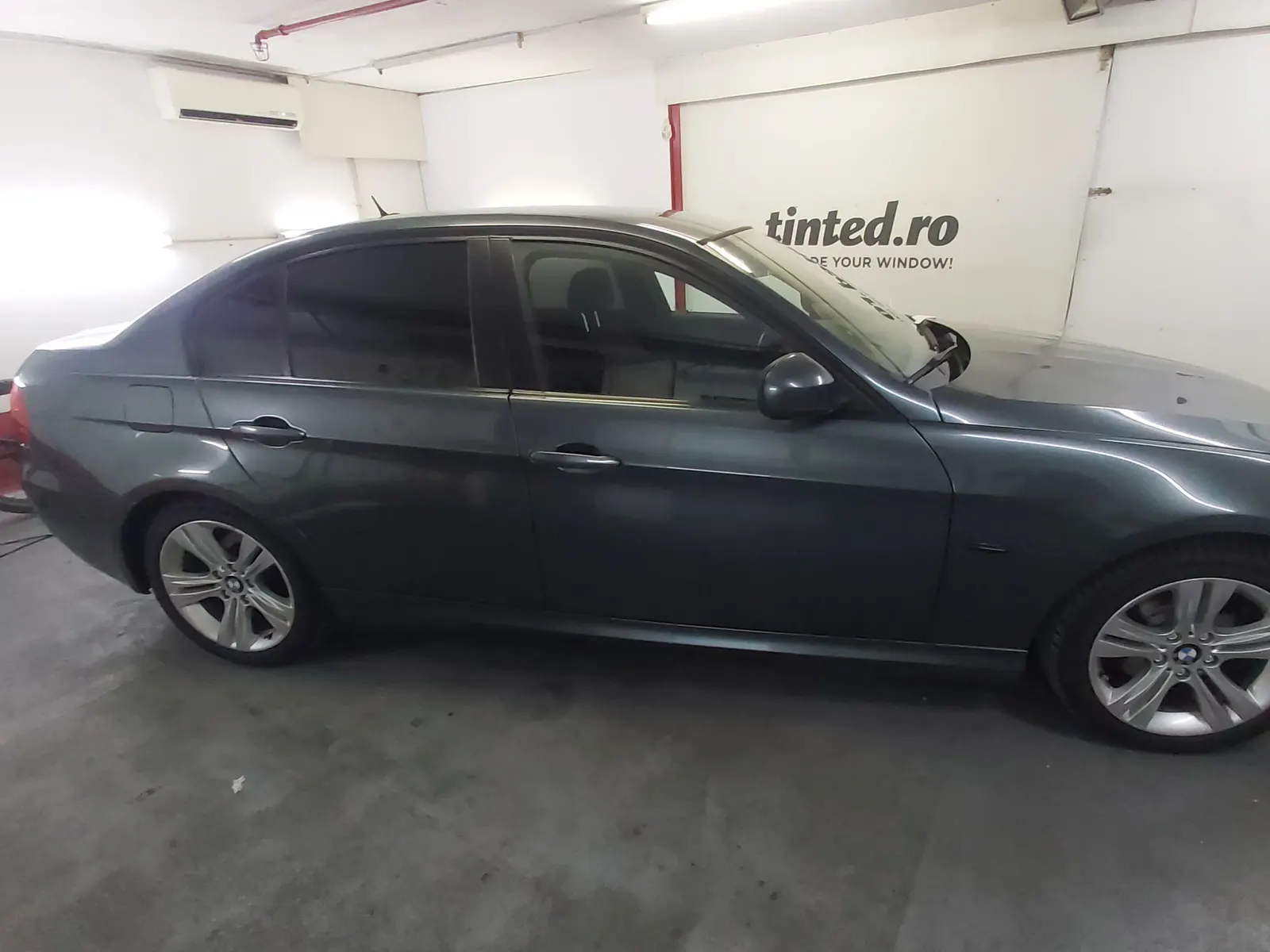 BMW Seria 3 E90 Oxford Green – folie ATR05 geamuri laterale