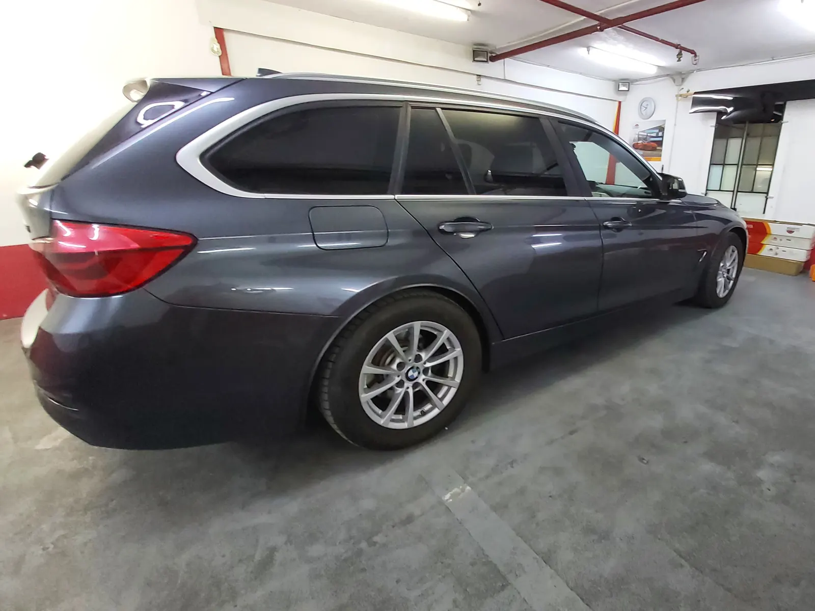 BMW F31 Touring Mineral Grey – foliere completa ATR05