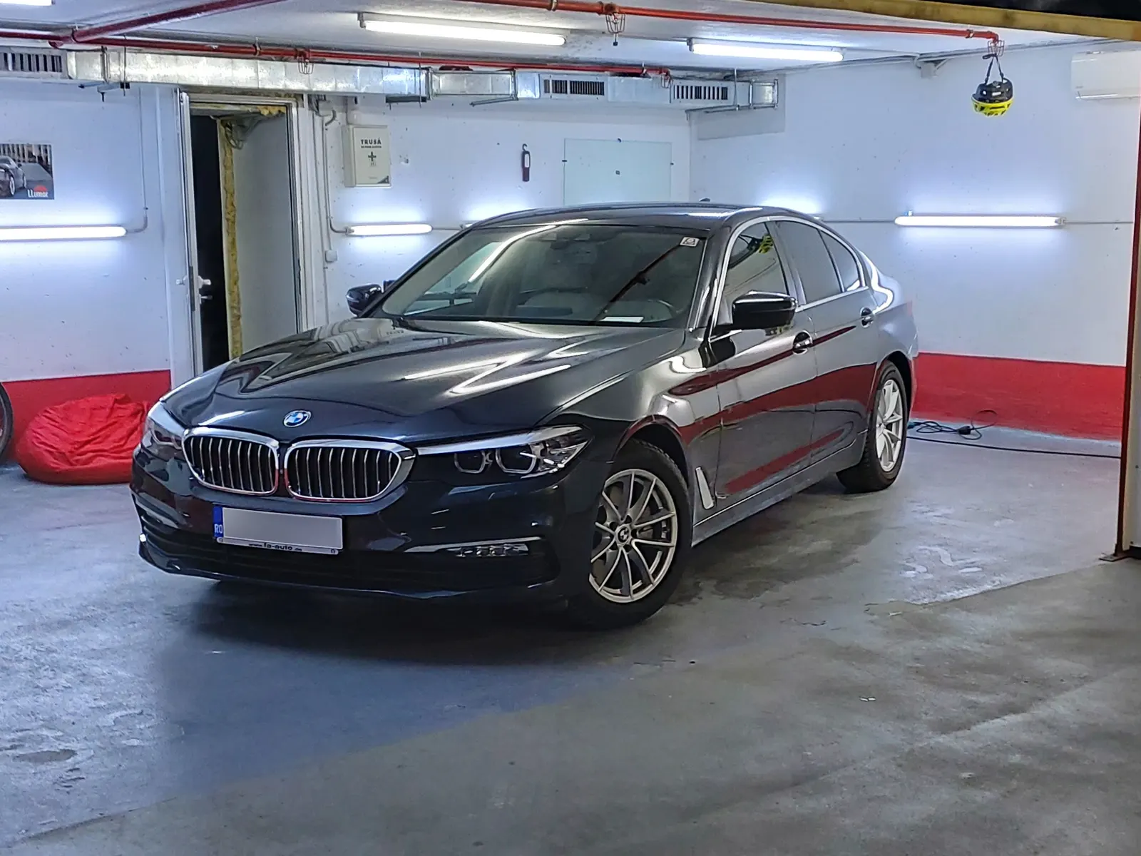 Folie auto LLumar ATR05 BMW Seria 5 G30 Sophisto Grey Metallic