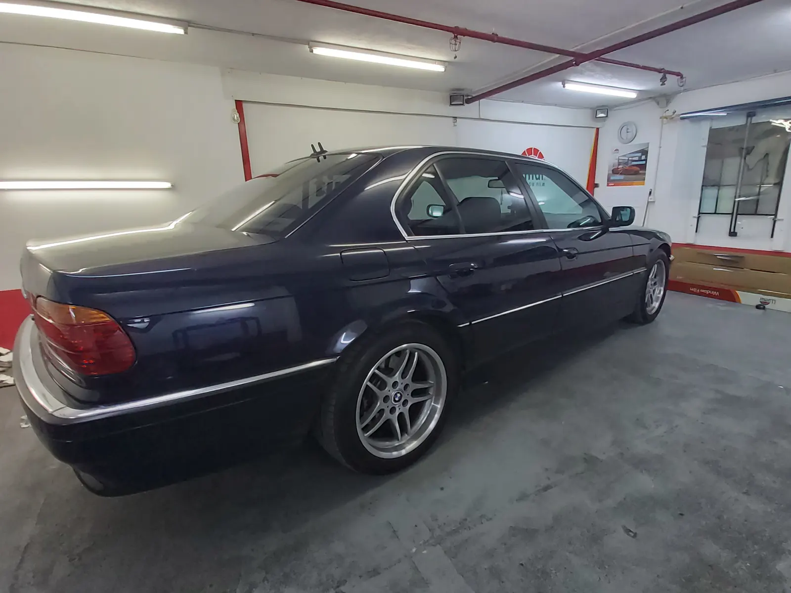 Folie auto LLumar CTX35 si AIR80 BMW Seria 7 E38 Midnight Blue Metallic