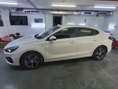 Geam spate i30 Fastback – ATR05 detaliu
