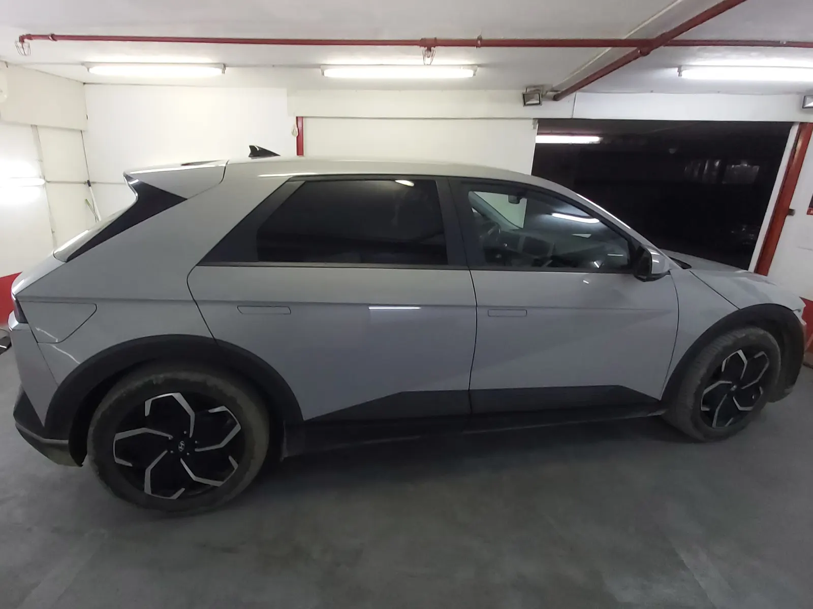 Hyundai Ioniq 5 foliat CTX05 – lunetă și spate