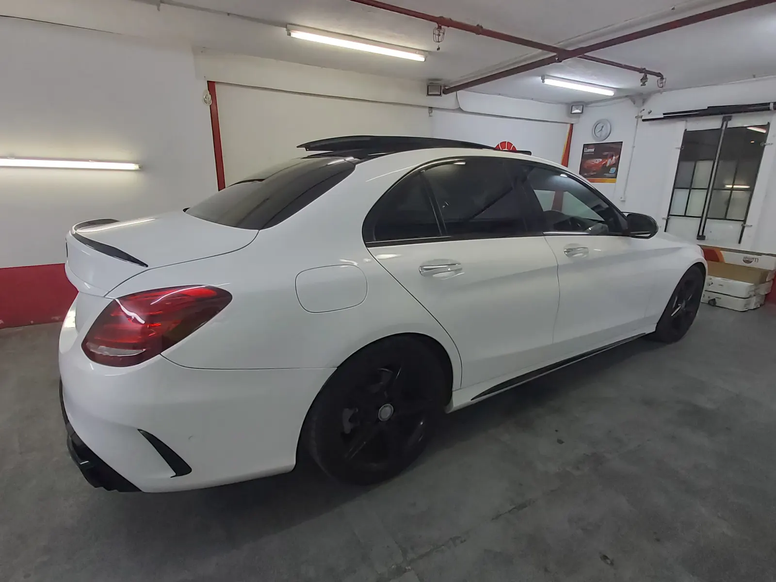 folie auto Mercedes Clasa C W205 alb polar LLumar ATR05