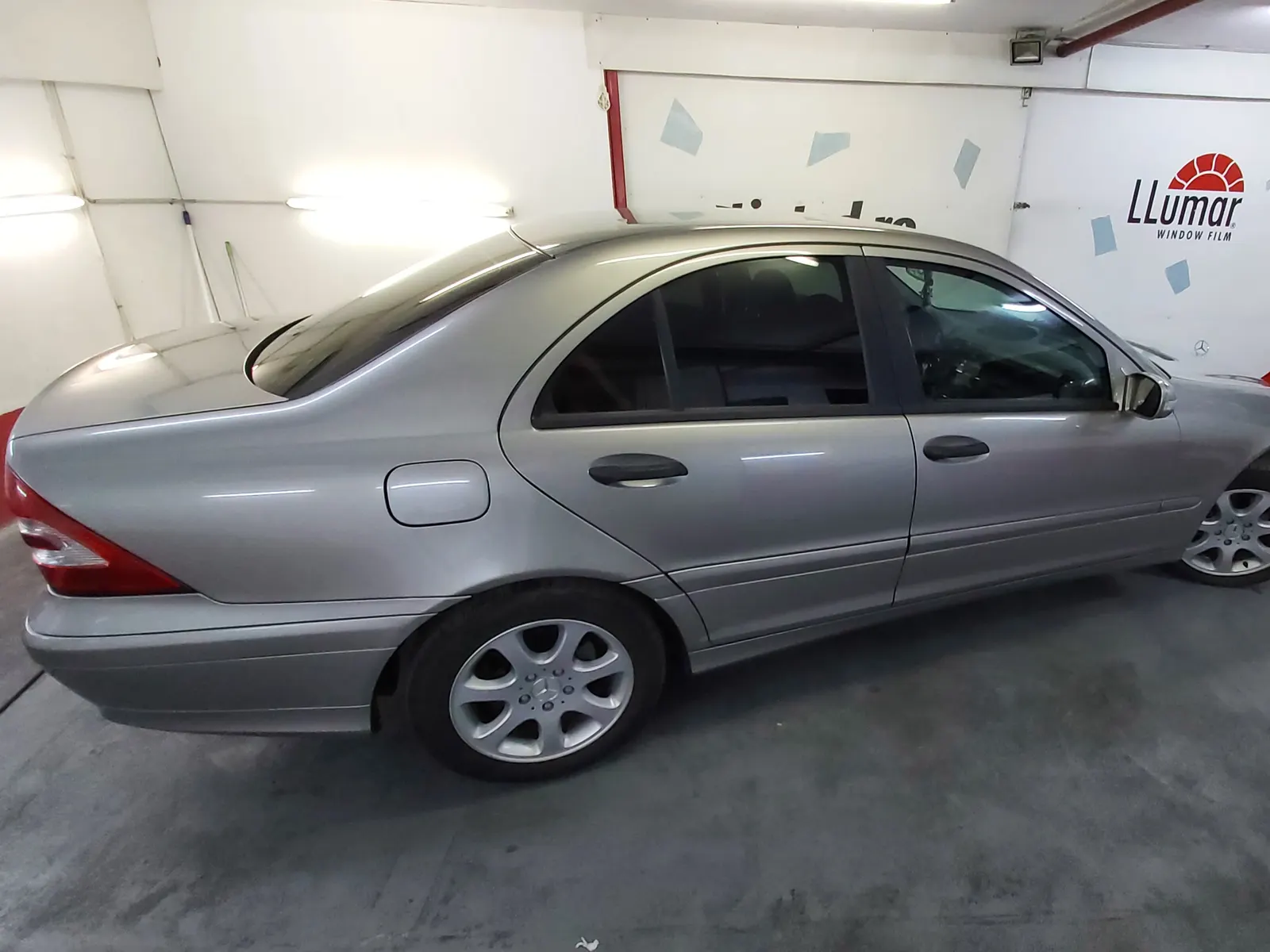 folie auto Mercedes Clasa C W203 argintiu metalic LLumar CTX15