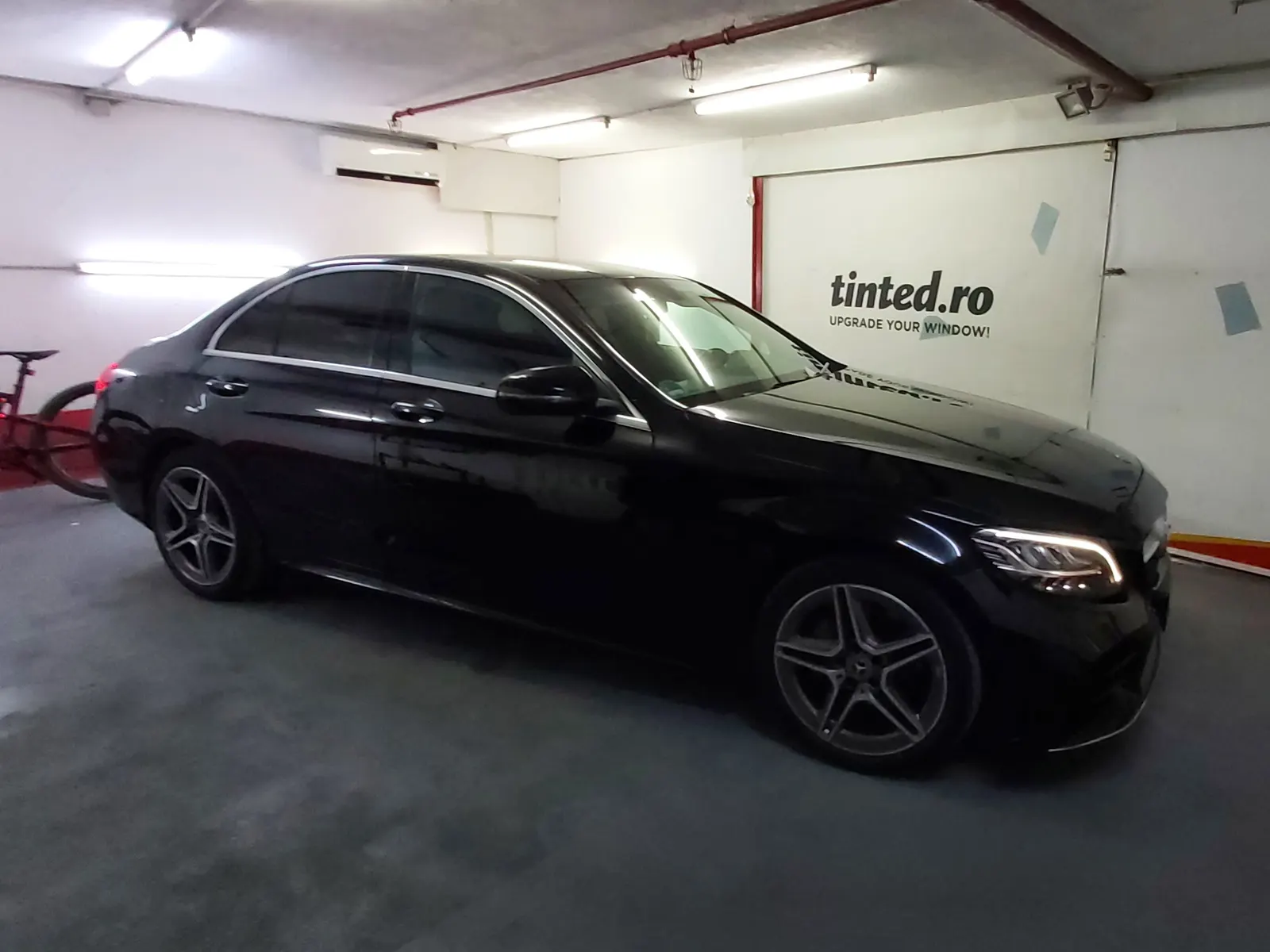 folie auto Mercedes Clasa E W213 negru obsidian LLumar ATR05
