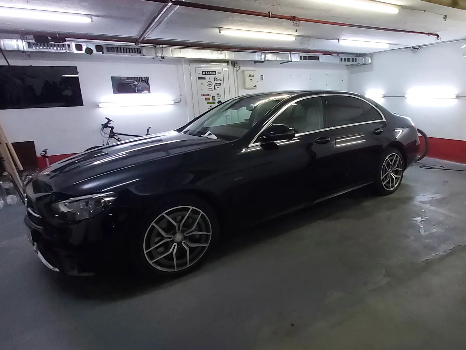 folie auto Mercedes Clasa E W214 negru obsidian LLumar CTX05 intens