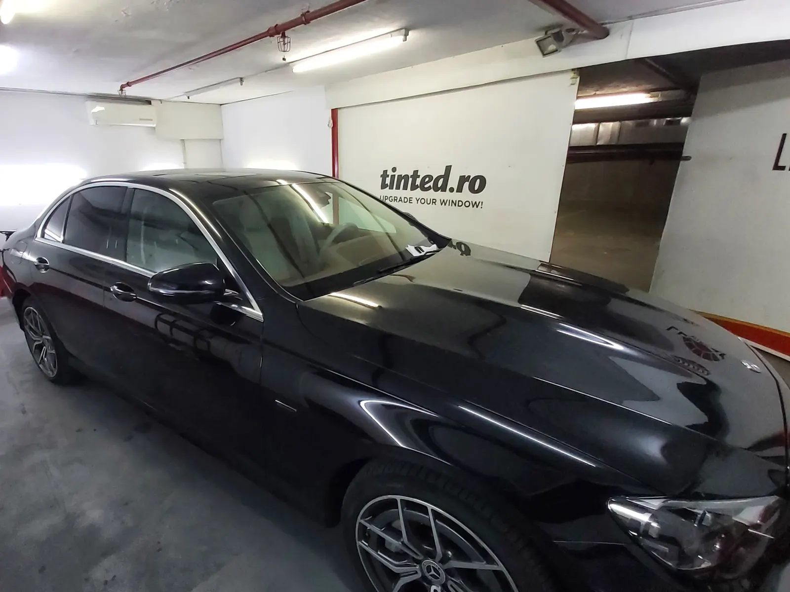 folie ceramică fumurie maximă Mercedes E W214 Obsidian Black CTX05