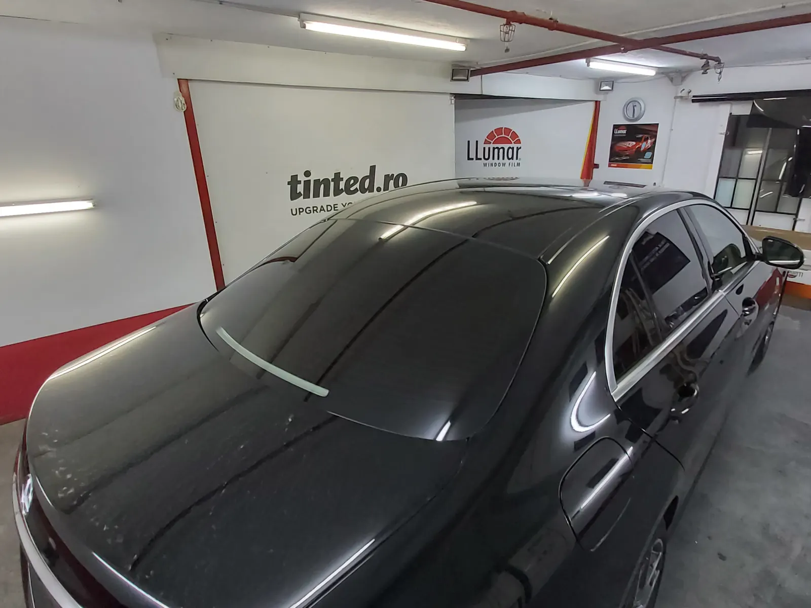 montaj folie CTX05 Mercedes Clasa E W214 negru metalic Tinted