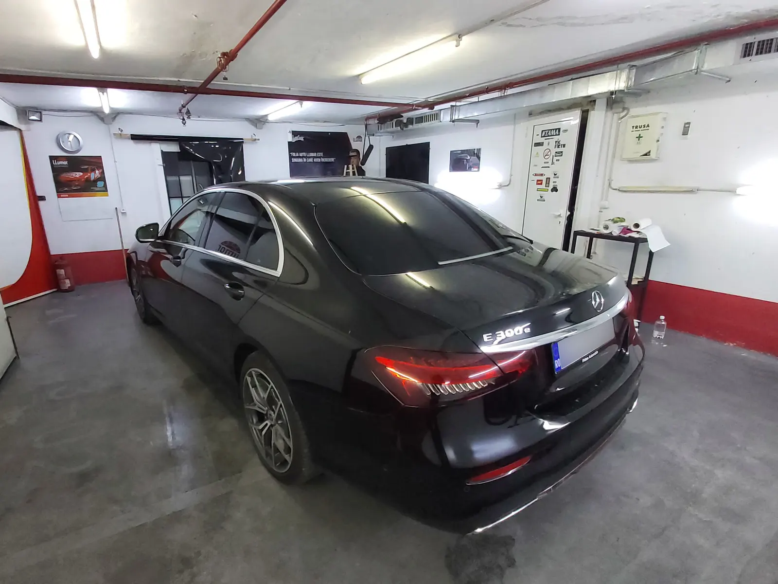folie auto Mercedes E W214 negru CTX05 discreție maximă montaj profesional