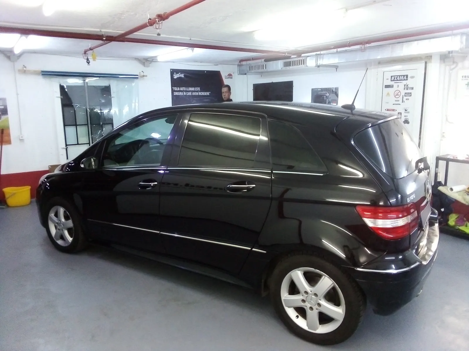 geamuri fumurii Mercedes B W245 Cosmos Black Metallic folie LLumar