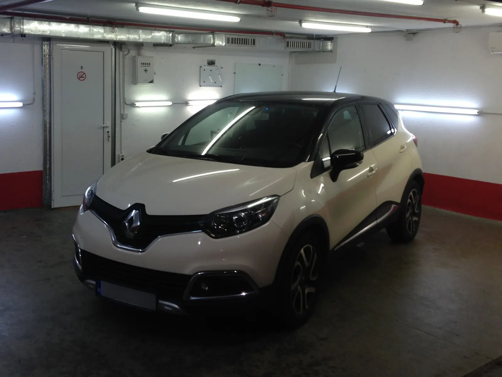 Renault Captur Ivory – luneta cu folie fumurie LLumar CTX05