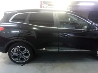 Kadjar negru – geam ATR05