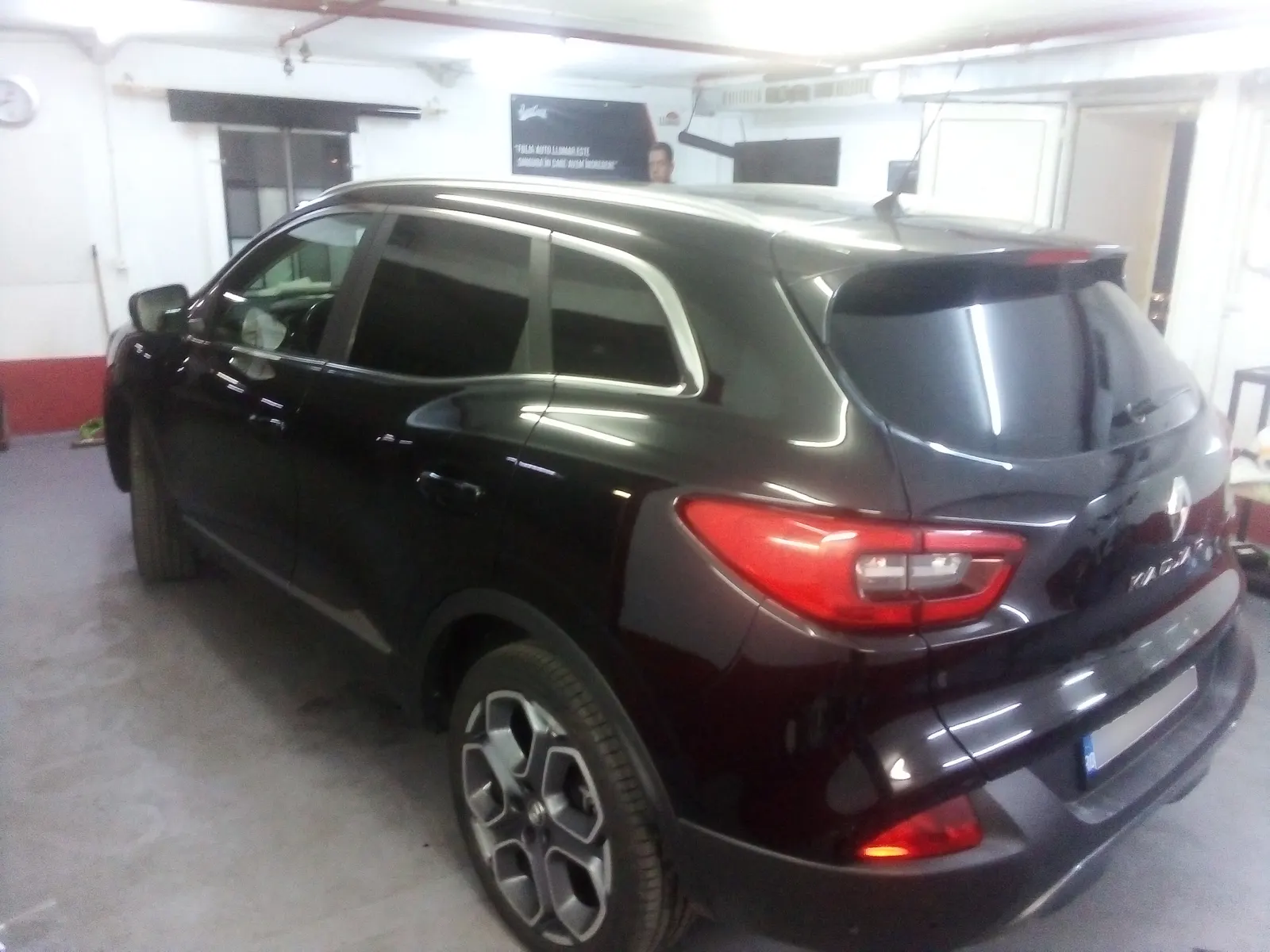 Kadjar Black Pearl – luneta cu folie ATR05 vedere din spate