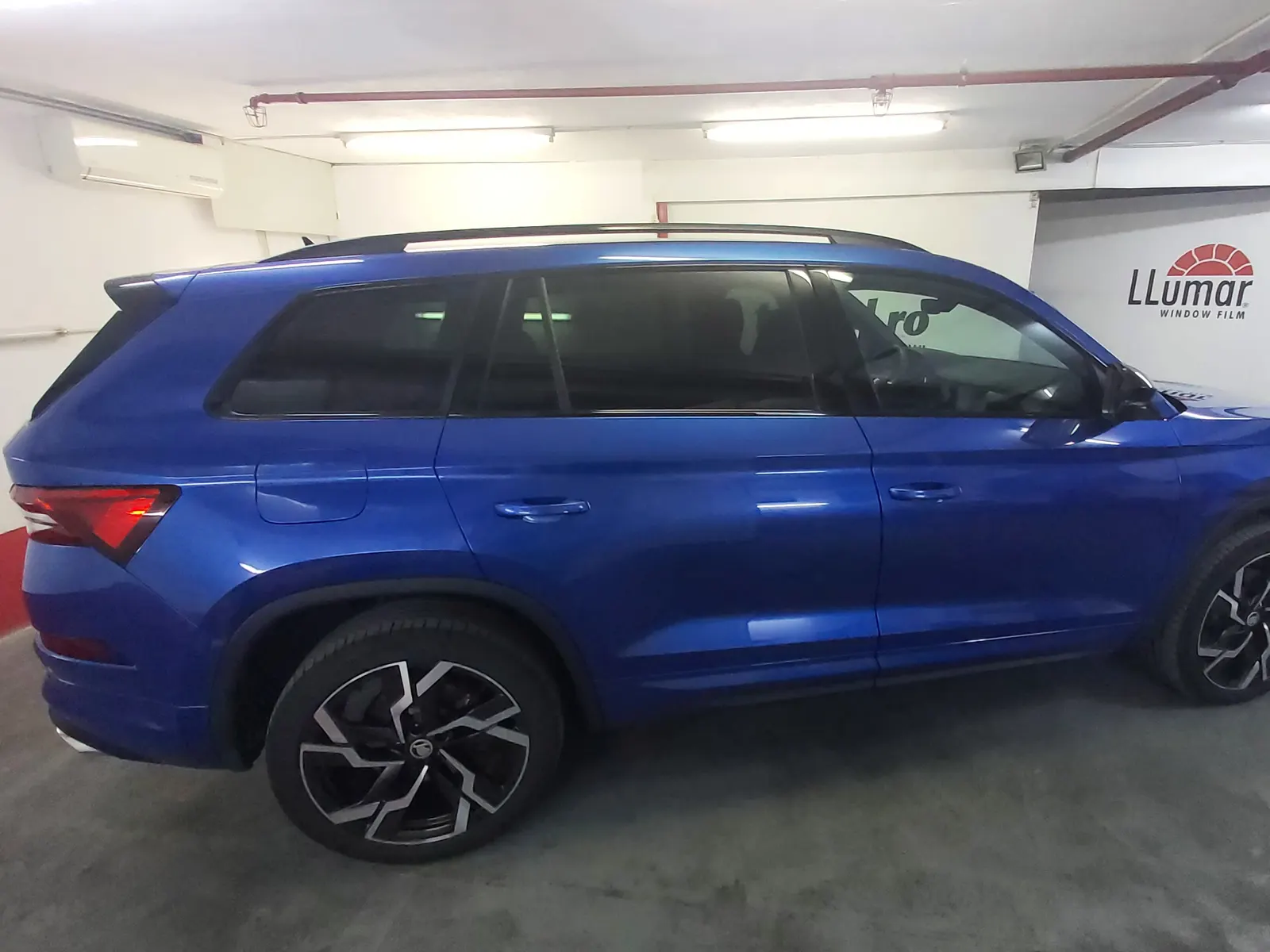 folie auto Skoda Kodiaq gen 2 Race Blue geamuri LLumar ATR20 AIR80