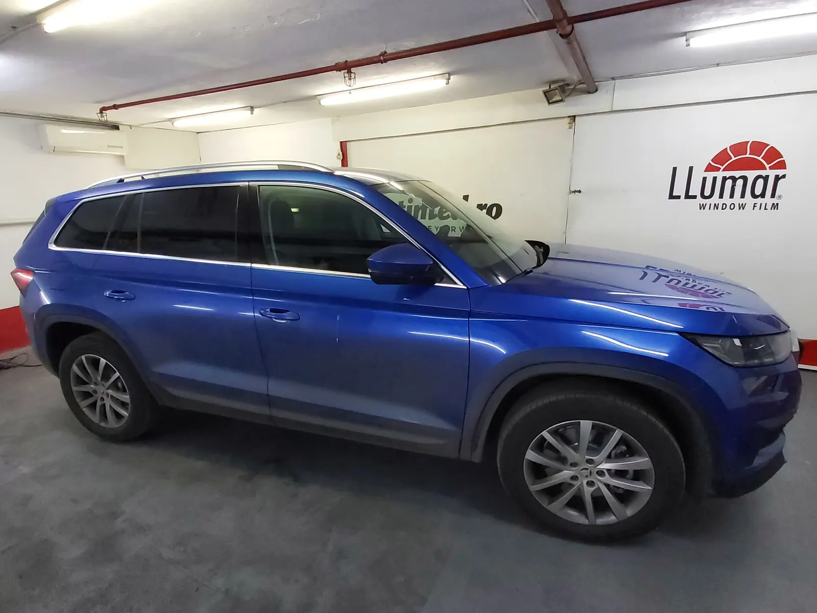 folie auto Skoda Kodiaq gen 1 Race Blue Metallic geamuri LLumar CTX05