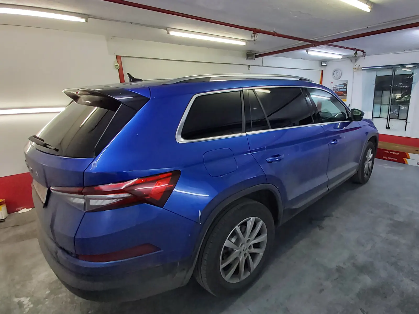Kodiaq albastru metalic foliere geamuri CTX05 opacitate maximă Tinted