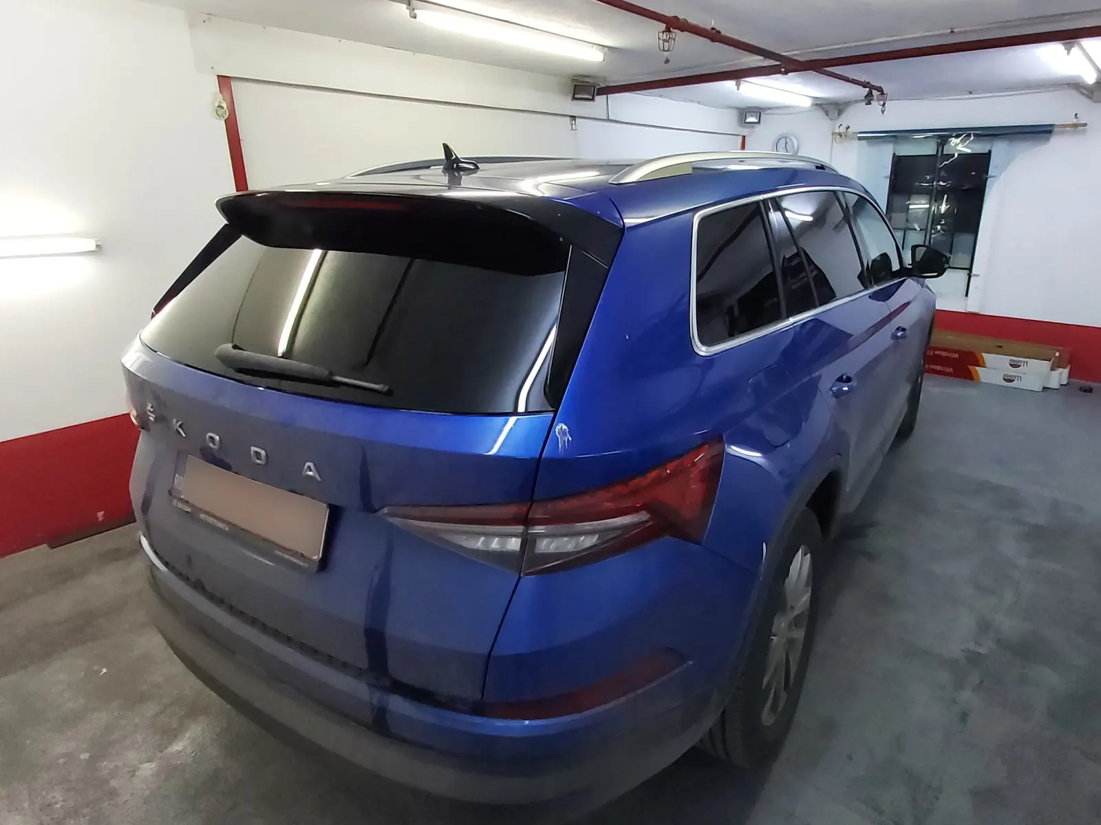 Skoda Kodiaq Race Blue cu folie ceramică LLumar CTX05 omologată RAR