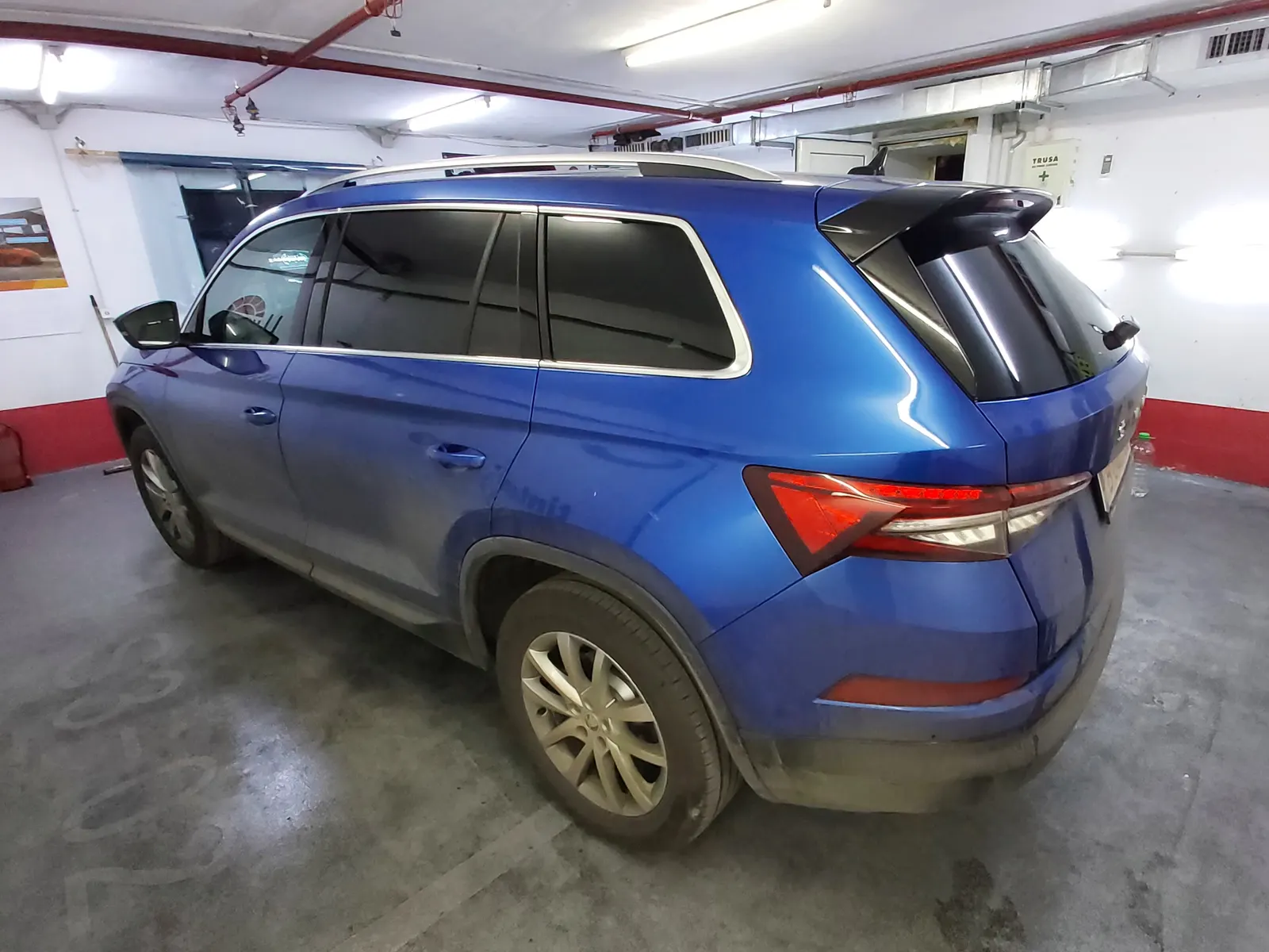 foliere geamuri Kodiaq albastru CTX05 aplicare profesională fără demontări