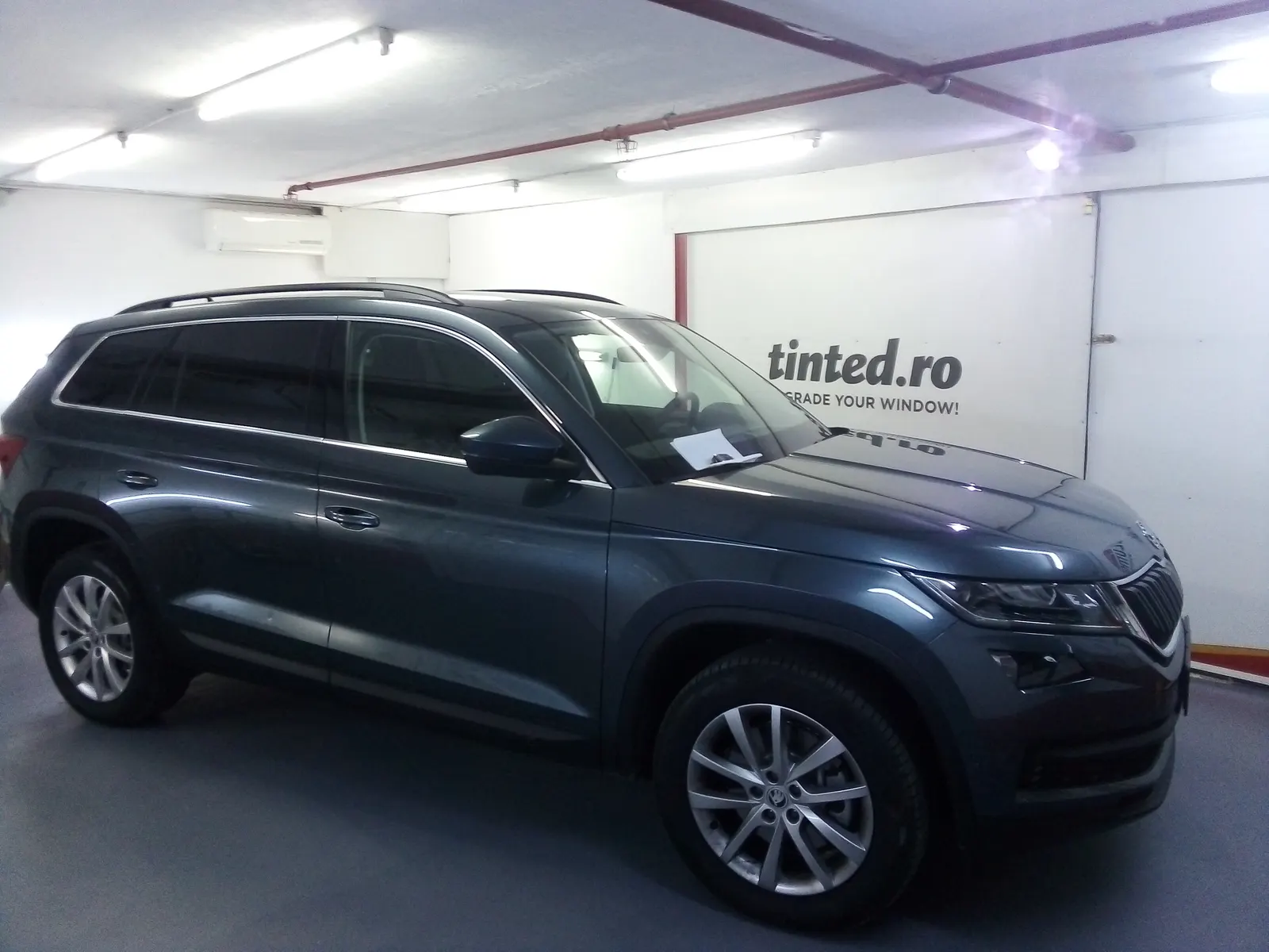 folie auto Skoda Kodiaq gen 1 Quartz Grey geamuri laterale LLumar ATR05