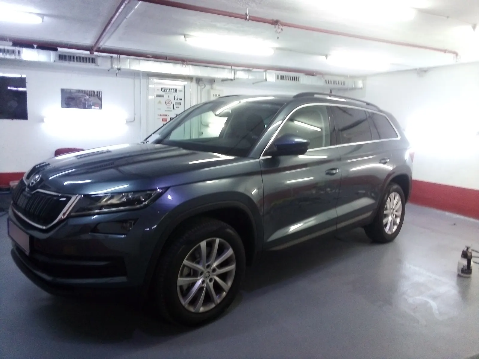 foliere geamuri Kodiaq gri aplicare precisă fără demontare piese Tinted