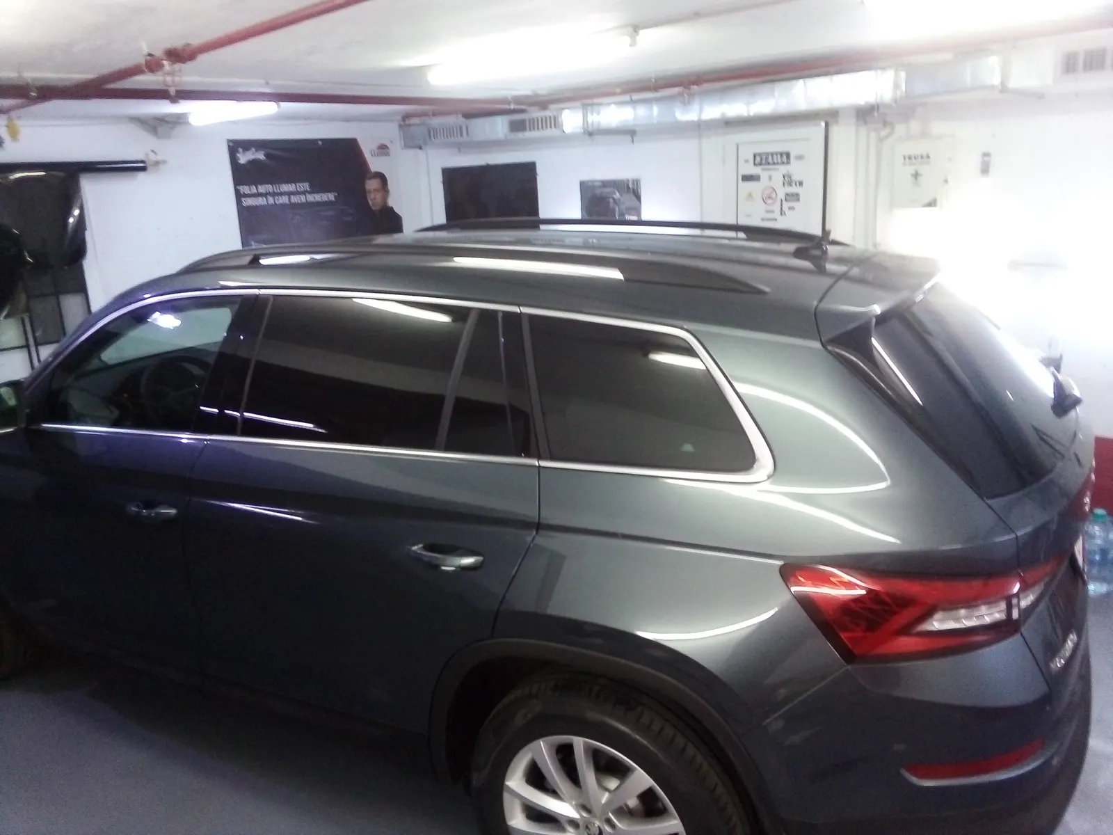 Kodiaq Quartz Grey rezultat final folie LLumar ATR05 geamuri laterale
