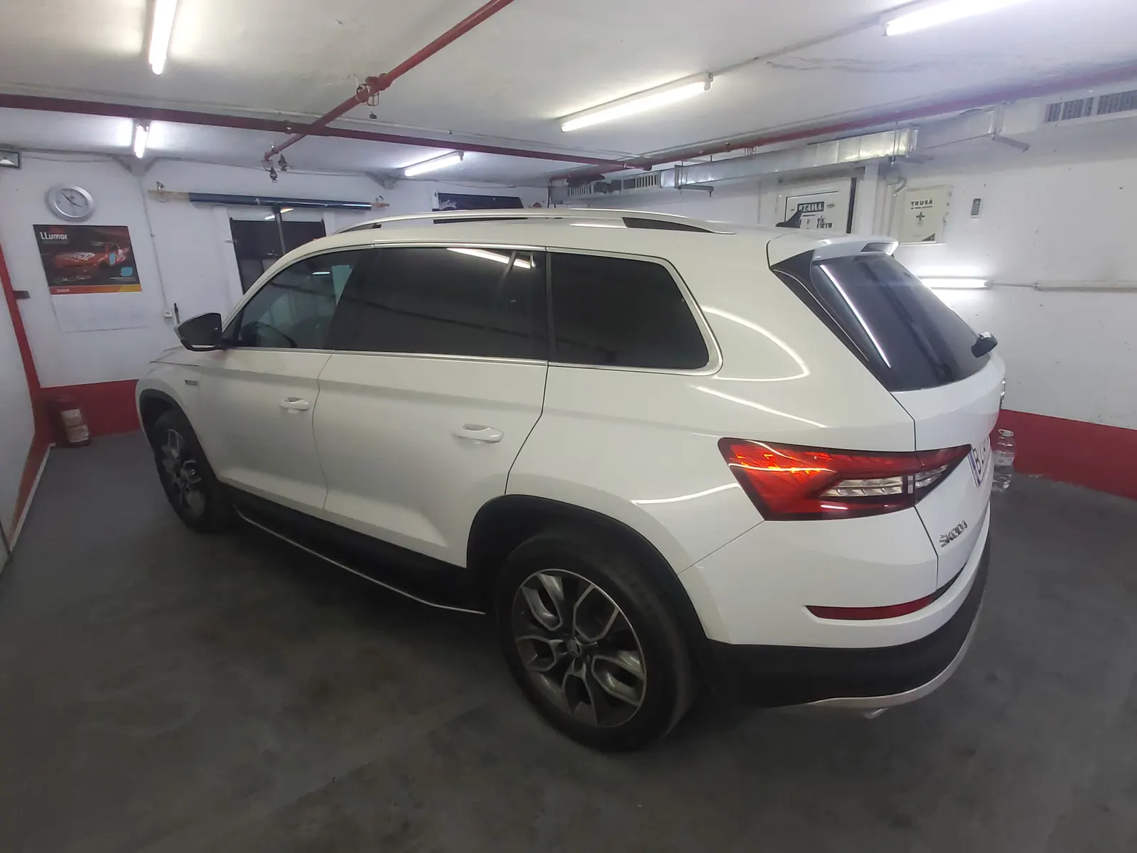 Skoda Kodiaq Candy White folie auto CTX05 intimitate și protecție UV