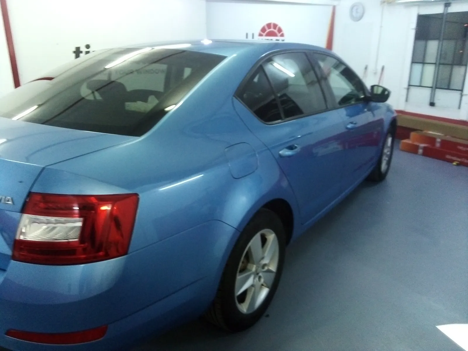 Octavia gen 3 Denim Blue rezultat final folie LLumar CTX50 AIR90