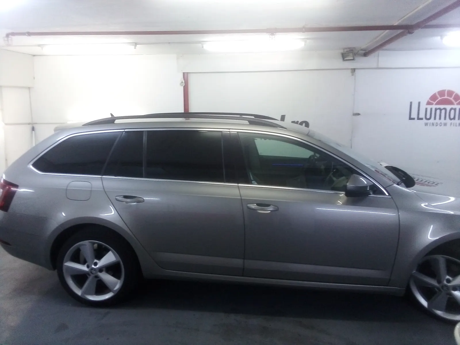 Octavia Combi bej metalic foliere completă geamuri ATR05 aplicat Tinted