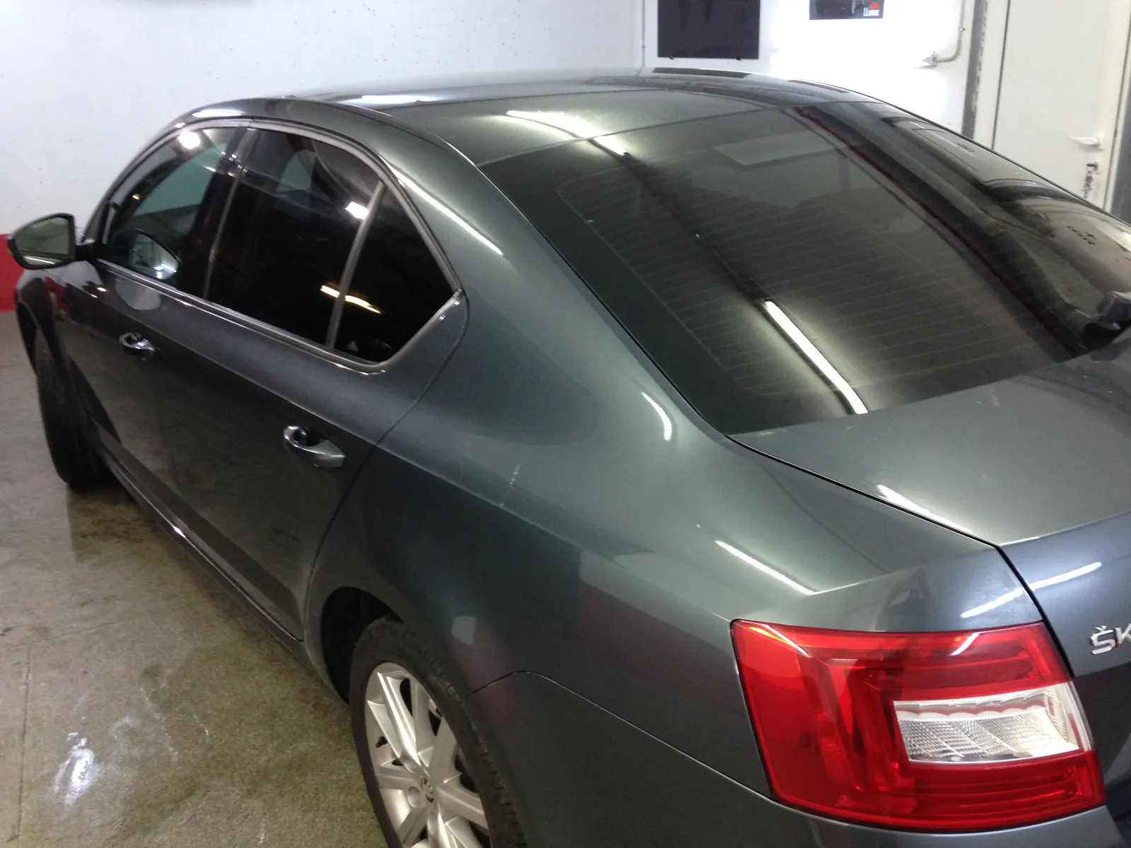 Skoda Octavia Quartz Grey cu folie LLumar ATR20 omologată RAR