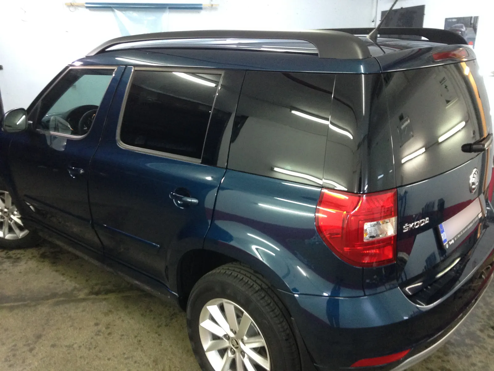 folie auto Skoda Yeti Ocean Blue geamuri laterale LLumar CTX05