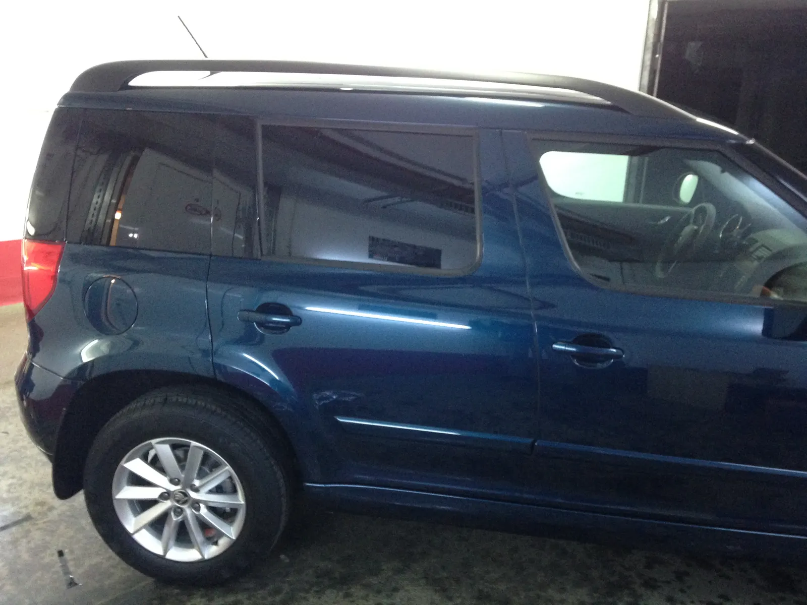 Yeti albastru SUV compact foliere geamuri CTX05 aplicat profesional Tinted